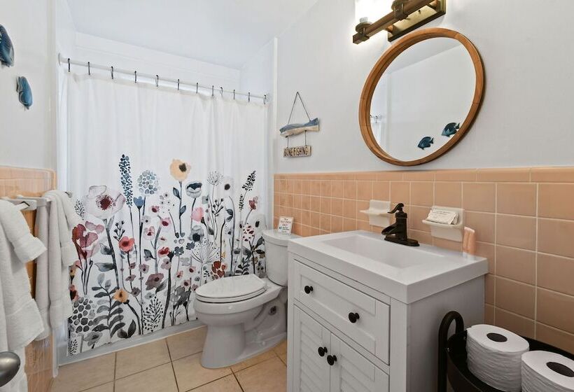 Sunshine Shores Boutique Apartments