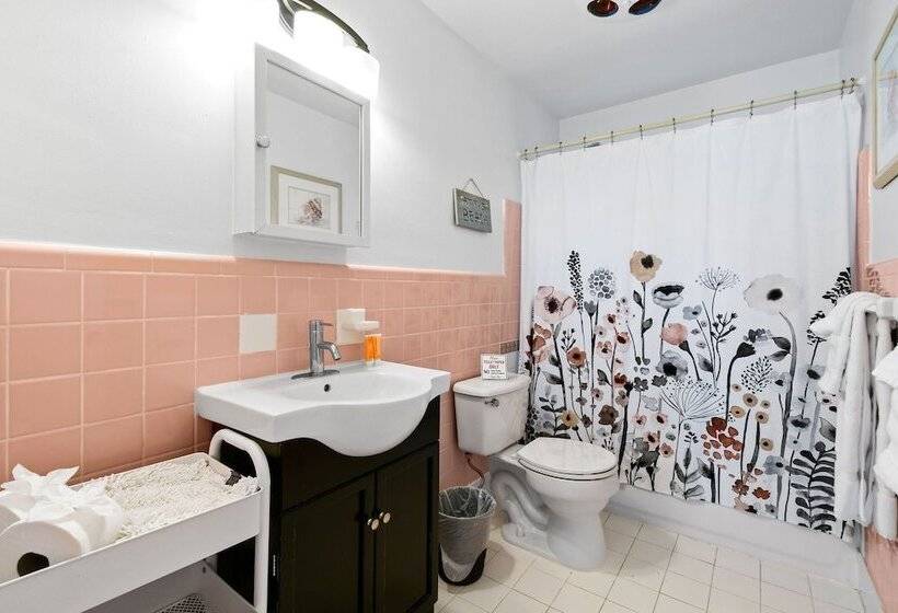 Sunshine Shores Boutique Apartments