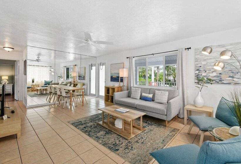 Sunshine Shores Boutique Apartments
