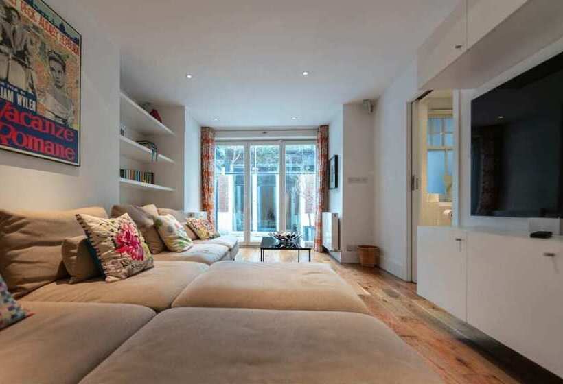 The Clapham Crib Spacious 4bdr House With Patio