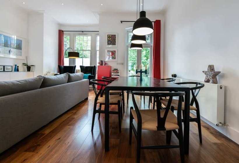 The Clapham Crib Spacious 4bdr House With Patio