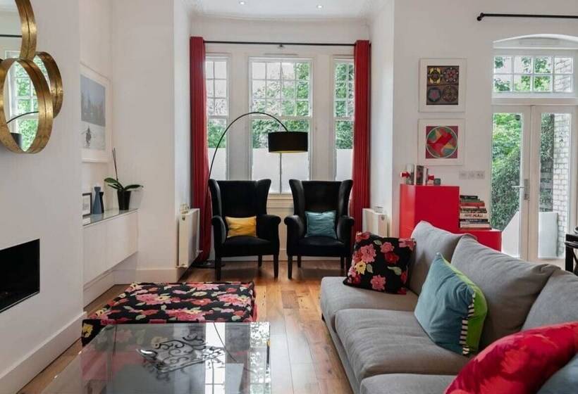 The Clapham Crib Spacious 4bdr House With Patio