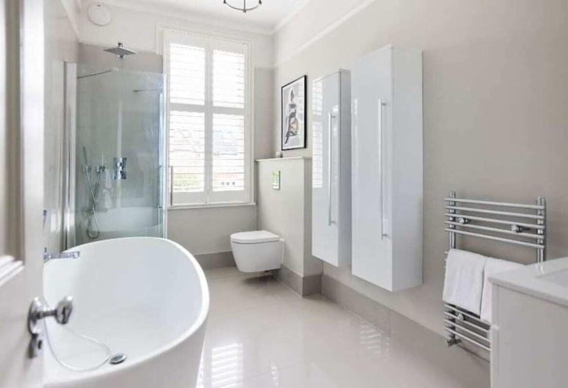 The Ealing Space Classy 5bdr House With Garden And Parking