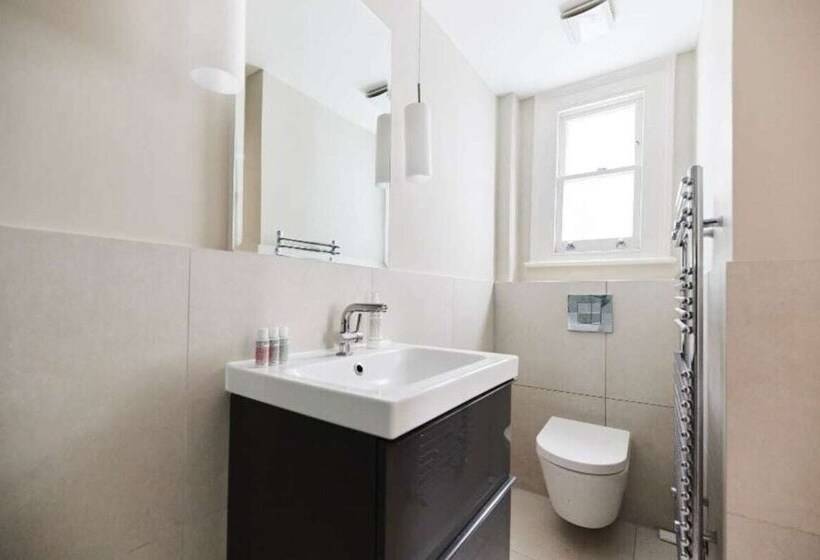 The Ealing Space Classy 5bdr House With Garden And Parking