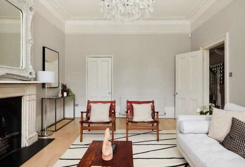 The Ealing Space Classy 5bdr House With Garden And Parking