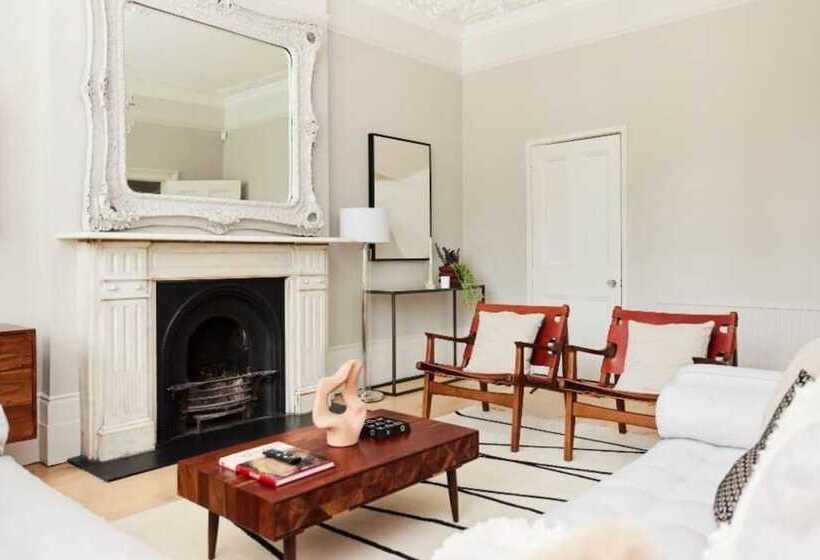 The Ealing Space Classy 5bdr House With Garden And Parking