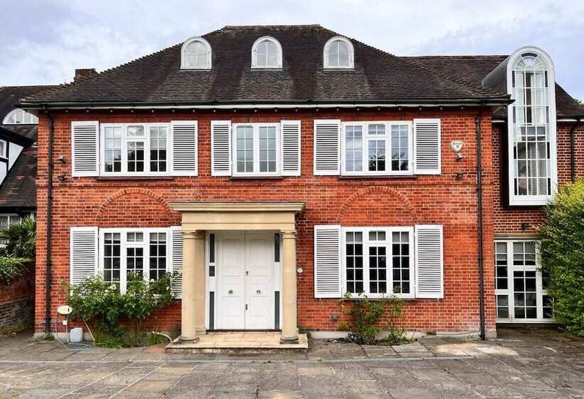 The Hanger Hill Park Escape Spacious 4bdr House With Garden