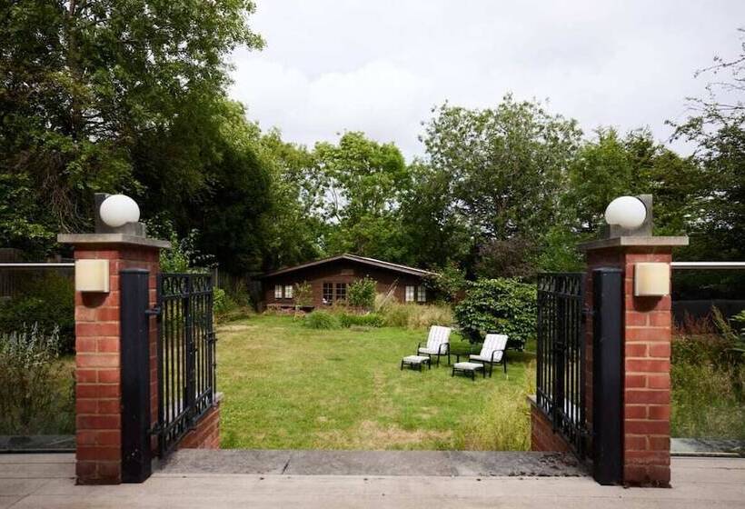 The Hanger Hill Park Escape Spacious 4bdr House With Garden