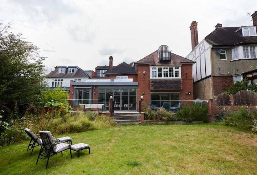 The Hanger Hill Park Escape Spacious 4bdr House With Garden