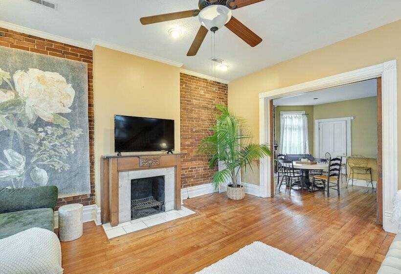 The Historic  Bell House  In Downtown Lexington