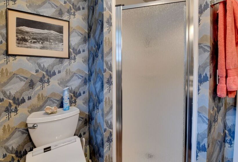 The Hobble Inn In Historic Stowe: 8 Mi To Ski!