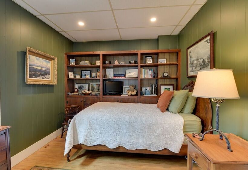 The Hobble Inn In Historic Stowe: 8 Mi To Ski!