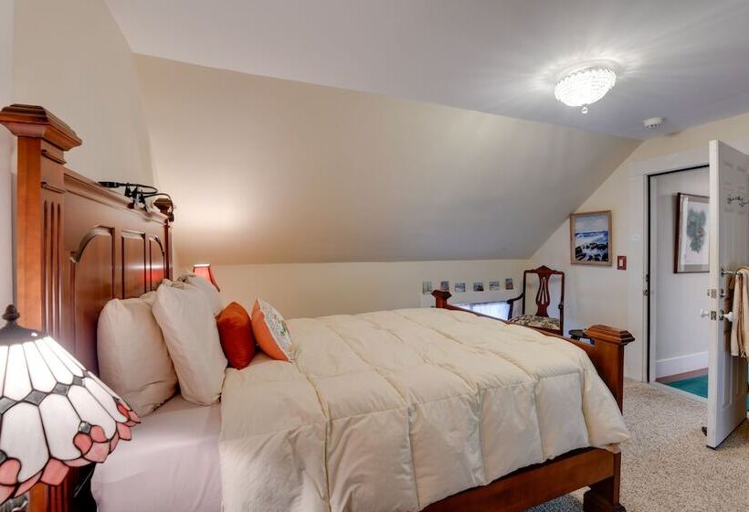 The Hobble Inn In Historic Stowe: 8 Mi To Ski!