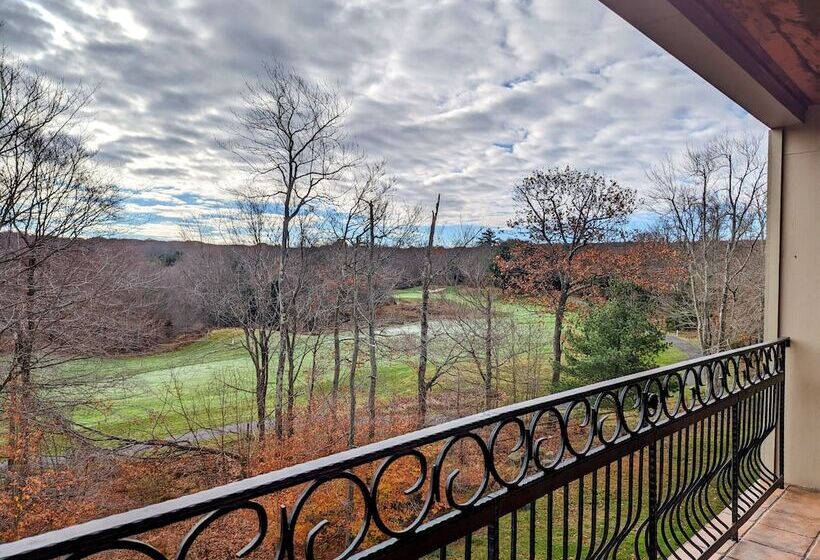 The Willowbrook Golf Hotel At Split Rock