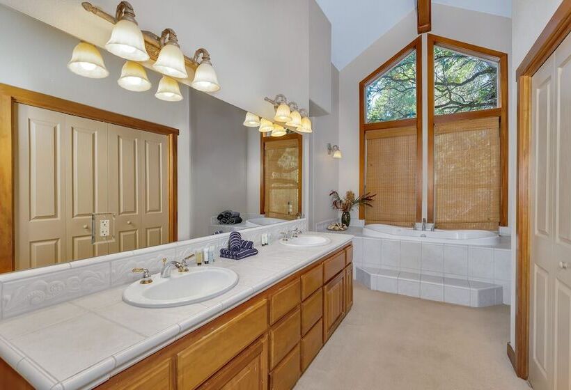 Gorgeous 5 Bdr Travioli Mountain Retreat For 10!