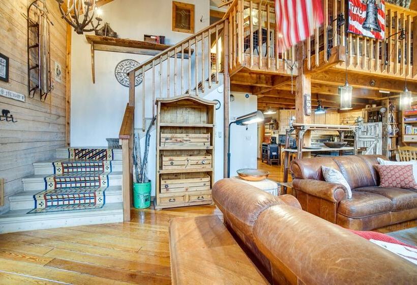 Tree Lined Mccall Cabin: Walk To Payette River!