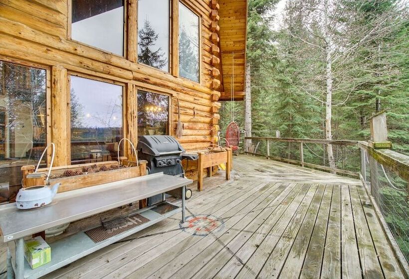 Tree Lined Mccall Cabin: Walk To Payette River!