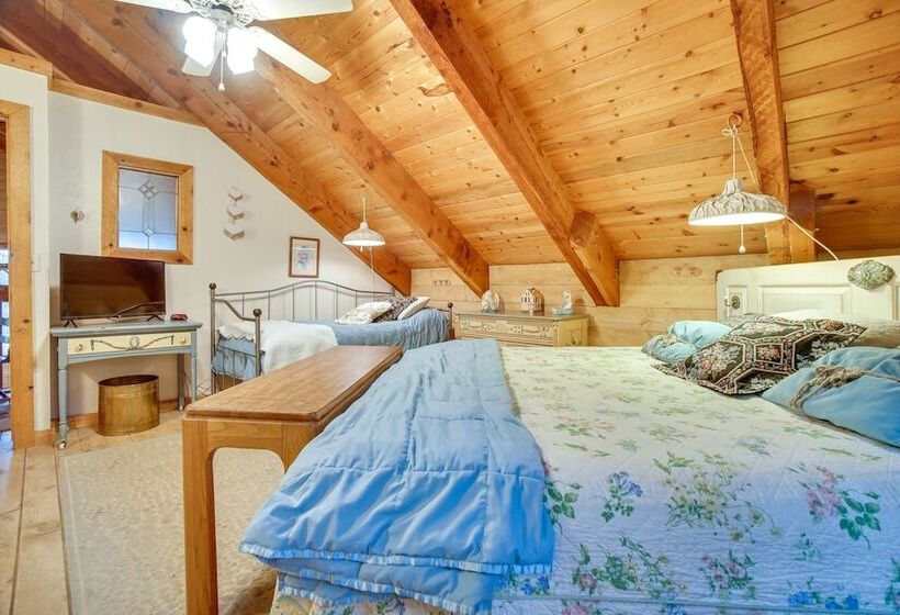 Tree Lined Mccall Cabin: Walk To Payette River!