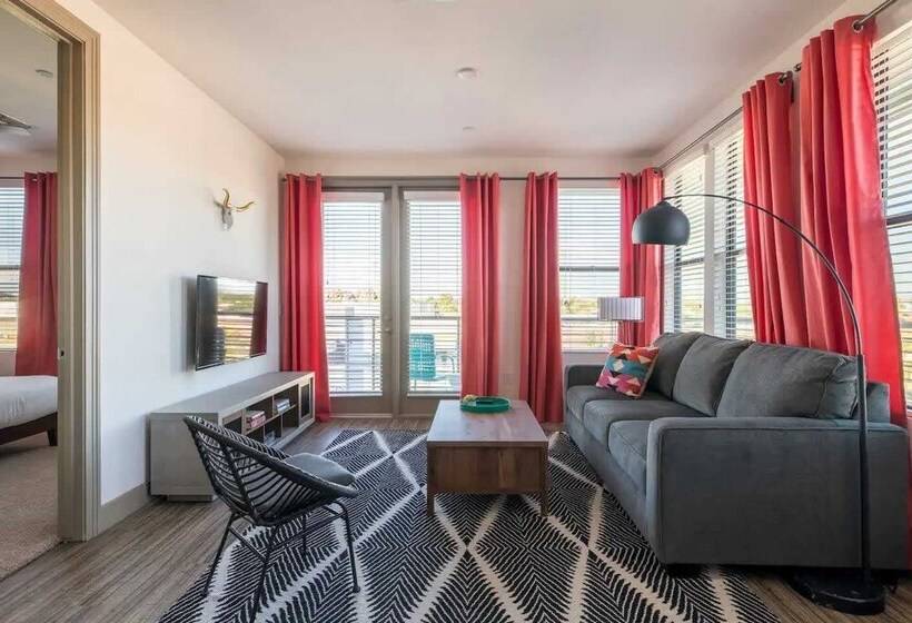 Two Modern Cozysuites At Town Lake Waterfront