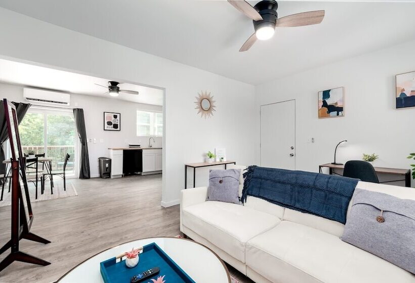 Two Stylish 2br Apt Cozysuites W Parking