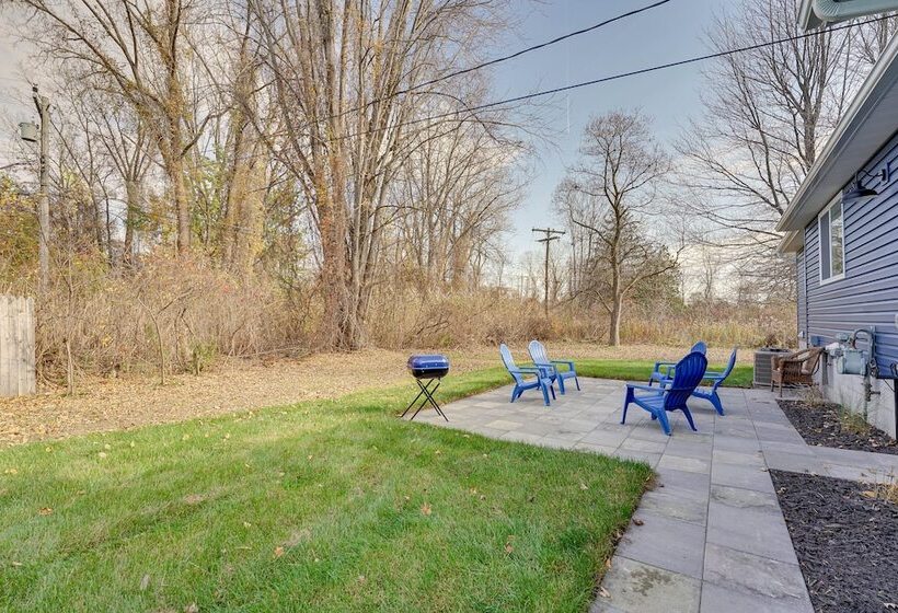 Cozy Algonac Home W/ Grill: Walk To St Clair River