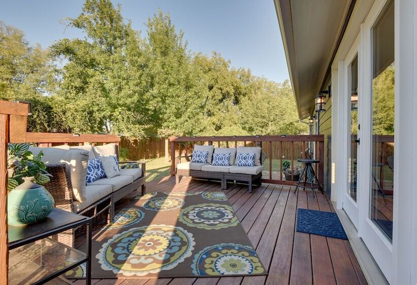 Updated Granbury Home In Historic District!