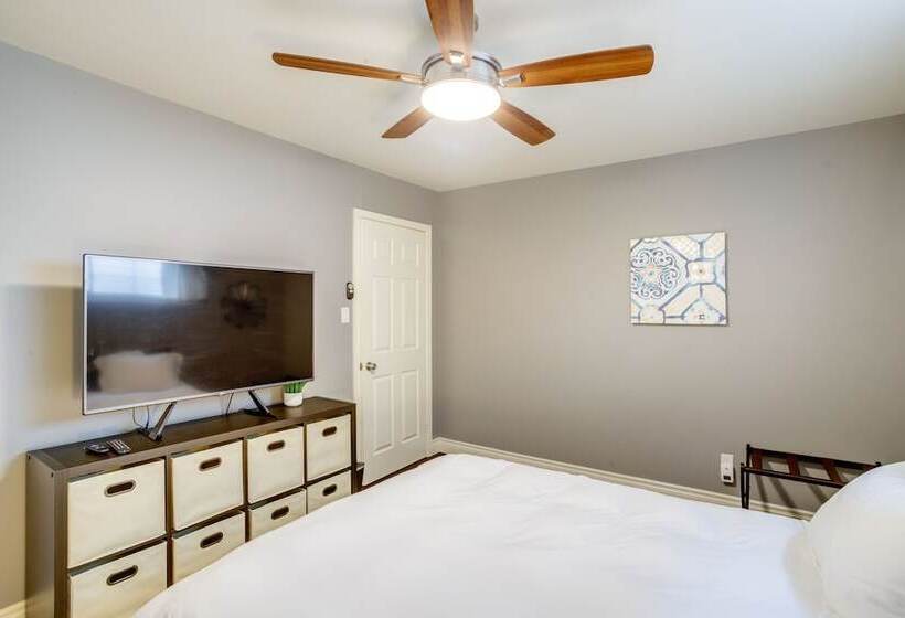 Houston Home W/ Patio ~ 14 Mi To Downtown!