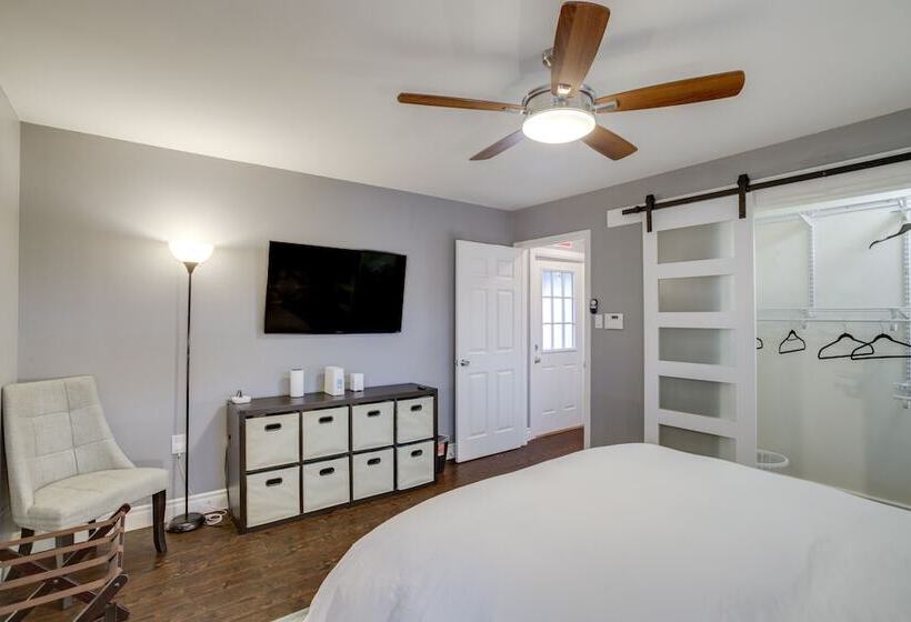 Houston Home W/ Patio ~ 14 Mi To Downtown!