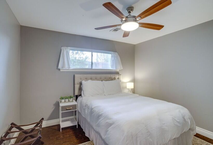 Houston Home W/ Patio ~ 14 Mi To Downtown!