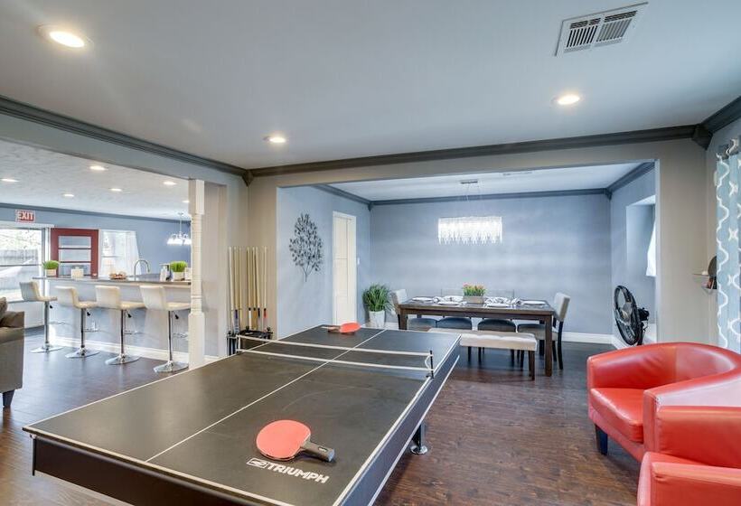 Houston Home W/ Patio ~ 14 Mi To Downtown!