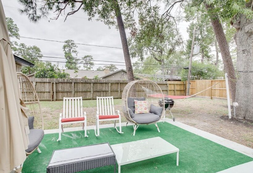 Houston Home W/ Patio ~ 14 Mi To Downtown!