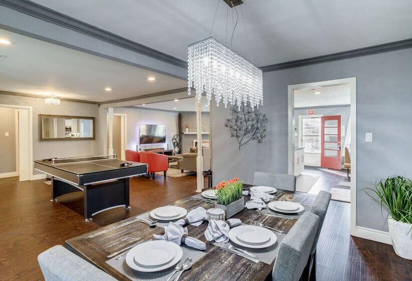 Houston Home W/ Patio ~ 14 Mi To Downtown!