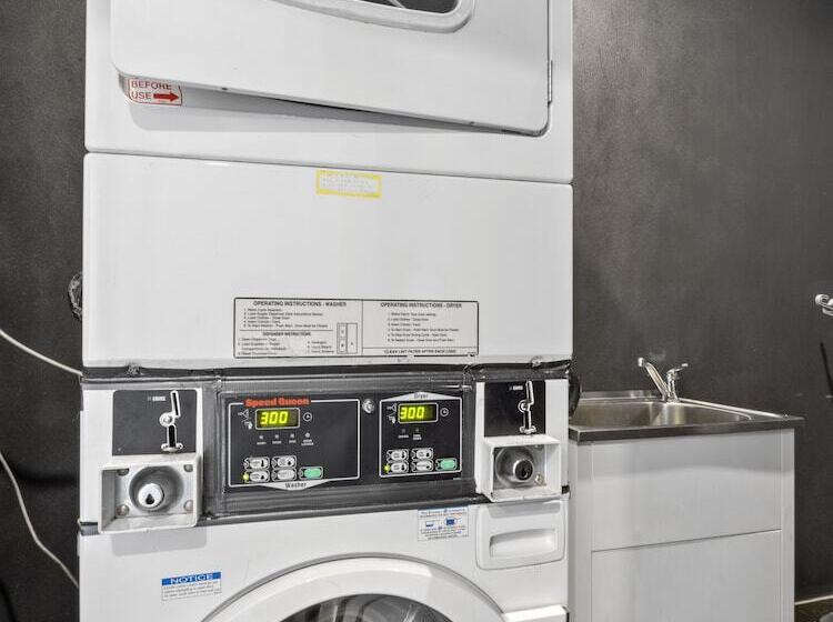 هاستل Venus Surry Hills   Female Only