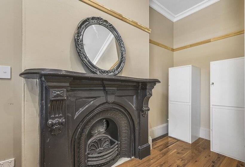 هاستل Venus Surry Hills   Female Only