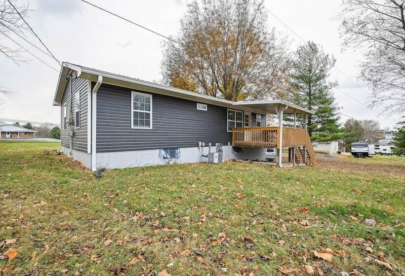 Vine Grove Home W/ Deck, 4 Mi To Saunders Springs!