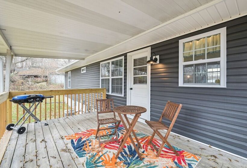 Vine Grove Home W/ Deck, 4 Mi To Saunders Springs!