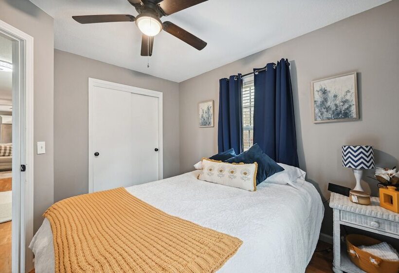 Vine Grove Home W/ Deck, 4 Mi To Saunders Springs!