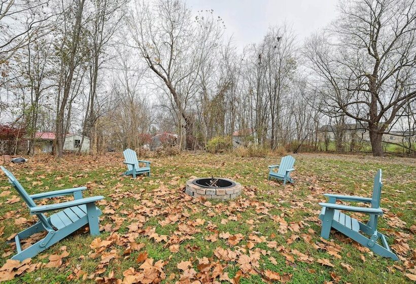 Vine Grove Home W/ Deck, 4 Mi To Saunders Springs!