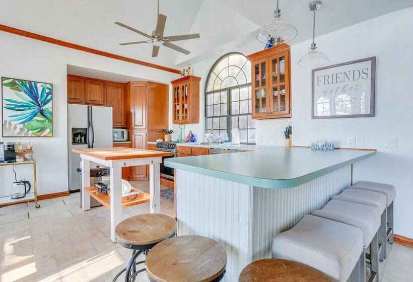 Waterfront Gainesville Home W/ Dock, Near Wineries