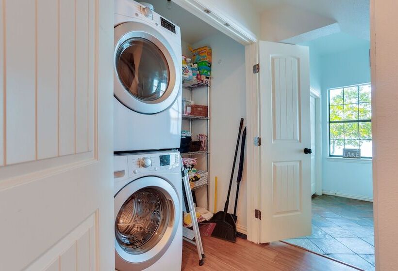 Waterfront Gainesville Home W/ Dock, Near Wineries