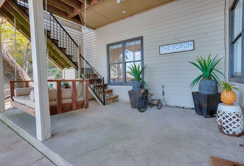 Waterfront Gainesville Home W/ Dock, Near Wineries