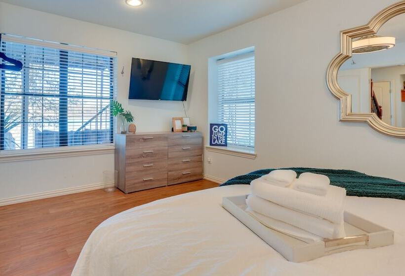 Waterfront Gainesville Home W/ Dock, Near Wineries