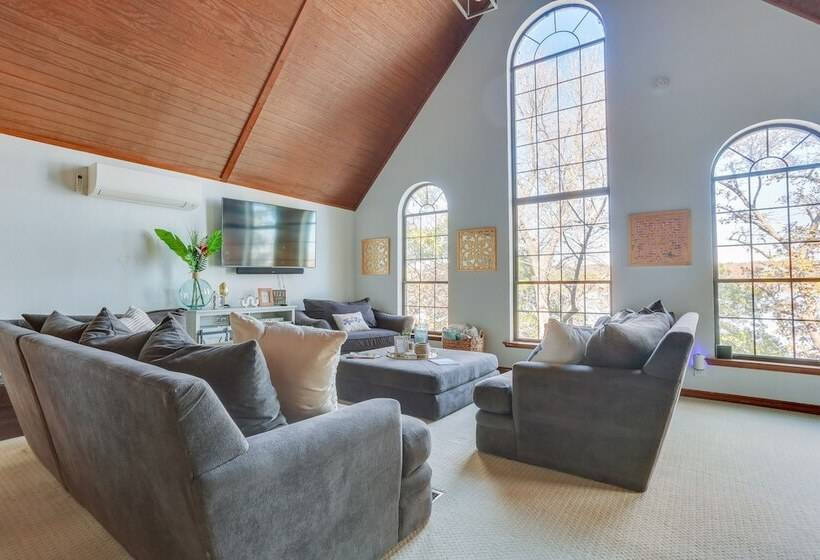 Waterfront Gainesville Home W/ Dock, Near Wineries