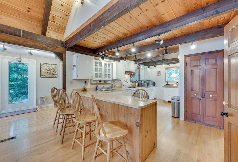 Waterfront Lake Arrowhead Cabin W/ Dock & Fire Pit