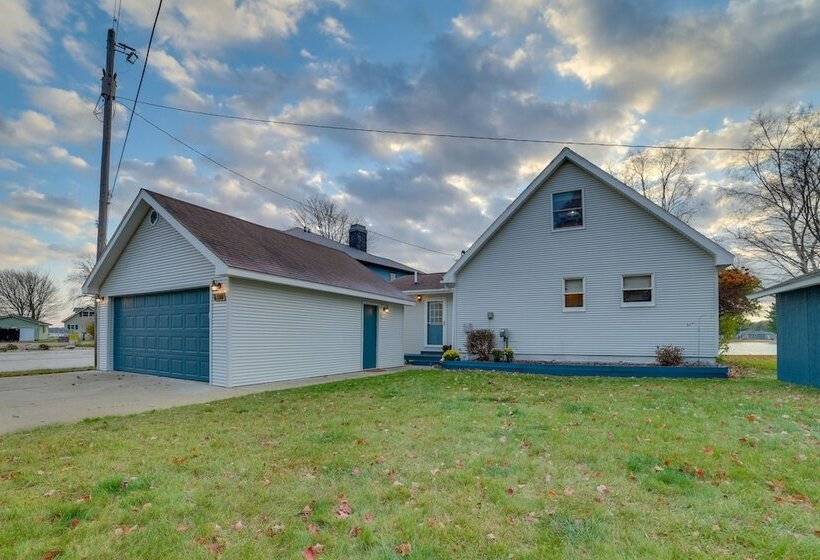 Waterfront Lake City Home W/ Deck & Boat Dock!