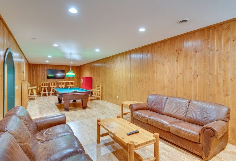 Waterfront Sugar River Cabin W/ Dock & Game Room!