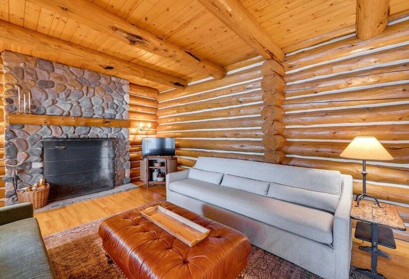 Waterfront Sugar River Cabin W/ Dock & Game Room!