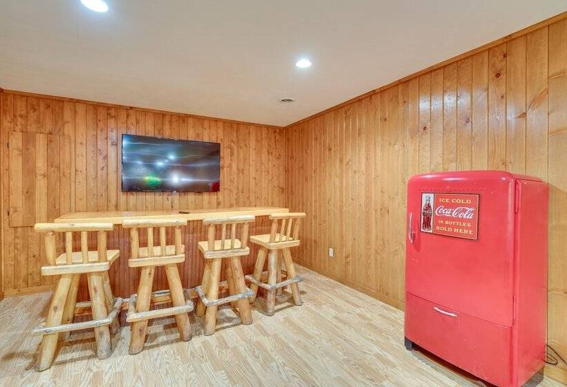 Waterfront Sugar River Cabin W/ Dock & Game Room!