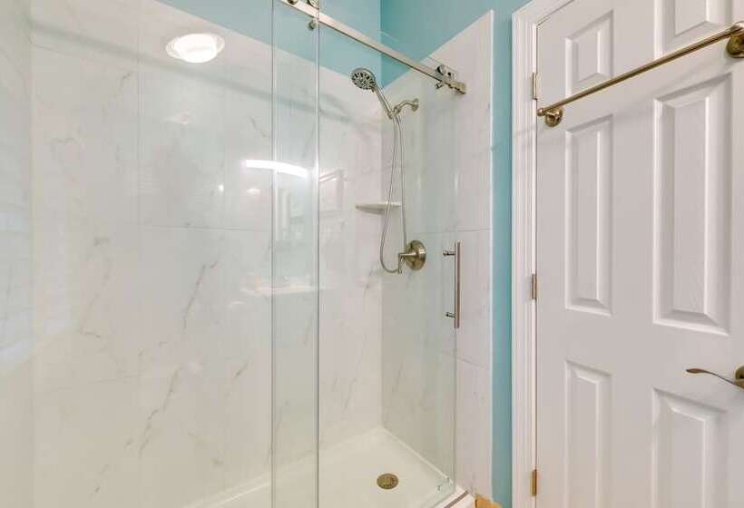 Waterfront Topping Vacation Home W/ Boat Dock!