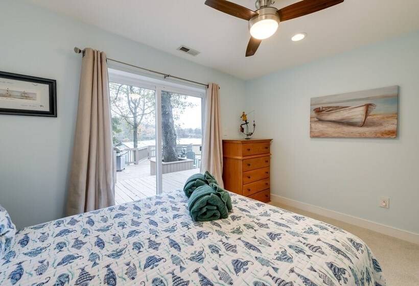 Waterfront Topping Vacation Home W/ Boat Dock!